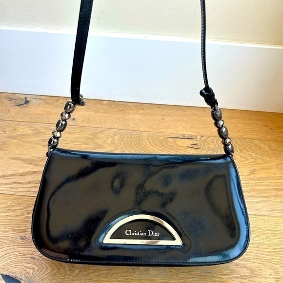 Dior Handbags - Dior🖤 Maris Pearl shoulder baguette in black patent leather